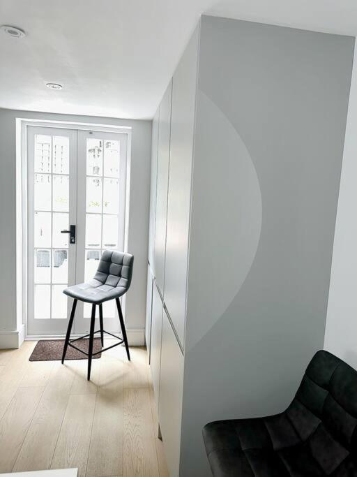 Апартаменты Londwell, Luxe And Leaves, Chelsea Flat With Private Garden Лондон Экстерьер фото